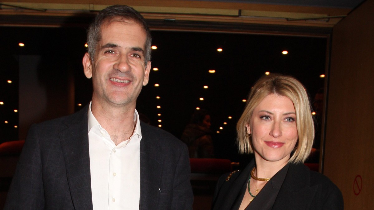 Σία Κοσιώνη: Πέταξε χαρταετό με τον Κώστα Μπακογιάννη και τον γιο τους – Εικόνες