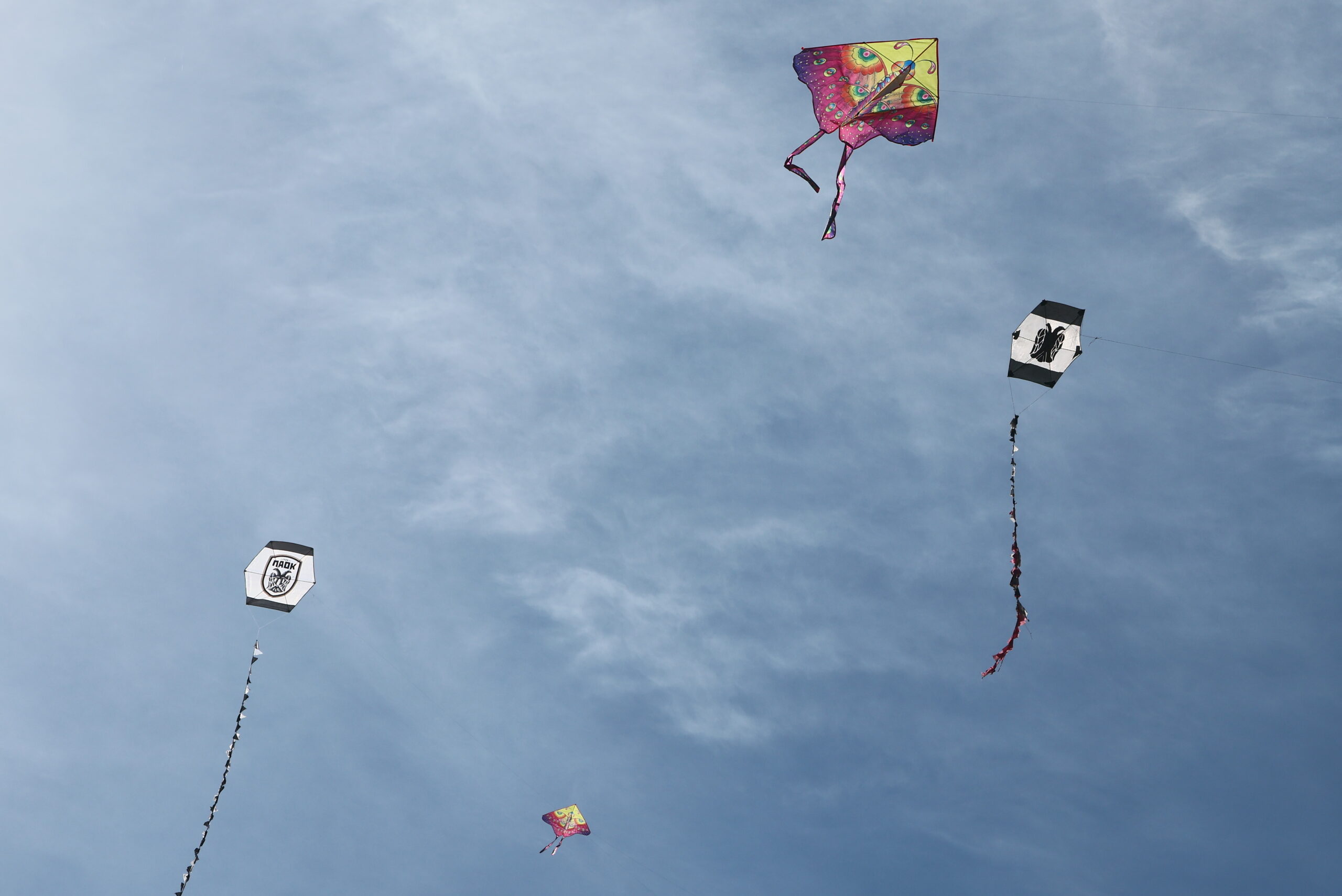 Καθαρά Δευτέρα: Γιορτή και χαρταετοί στον λόφο του Φιλοπάππου για τους Αθηναίους και στο Σέιχ Σου για τους Θεσσαλονικείς 19 Καθαρά Δευτέρα: Γιορτή και χαρταετοί στον λόφο του Φιλοπάππου για τους Αθηναίους και στο Σέιχ Σου για τους Θεσσαλονικείς