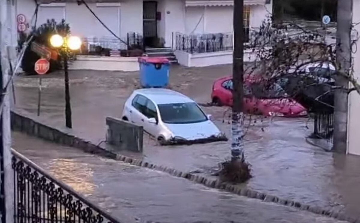 Λήμνος: Το νησί στο έλεος της κακοκαιρίας – Ισχυρές πλημμύρες από καταρρακτώδη βροχή, ενεργοποιήθηκε το 112