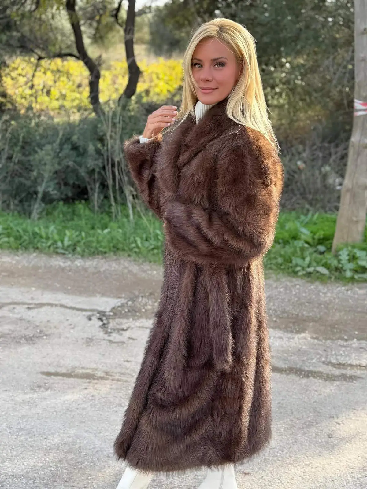 Η Ζέτα Μακρυπούλια στη φύση