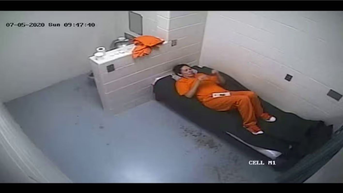 «Φυλακή-θέρετρο» για τη Μάξγουελ – Καταιγισμός αντιδράσεων για τα υποτιθέμενα προνόμια της συντρόφου του Επστάιν