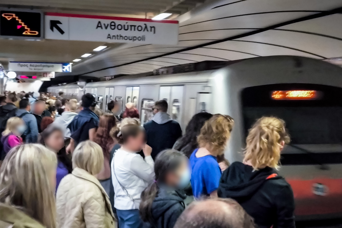 Η κυκλοφορία των οχημάτων στο κέντρο της Αθήνας επανήλθε – Λειτουργούν ξανά οι σταθμοί Μετρό «Σύνταγμα» και «Πανεπιστήμιο»