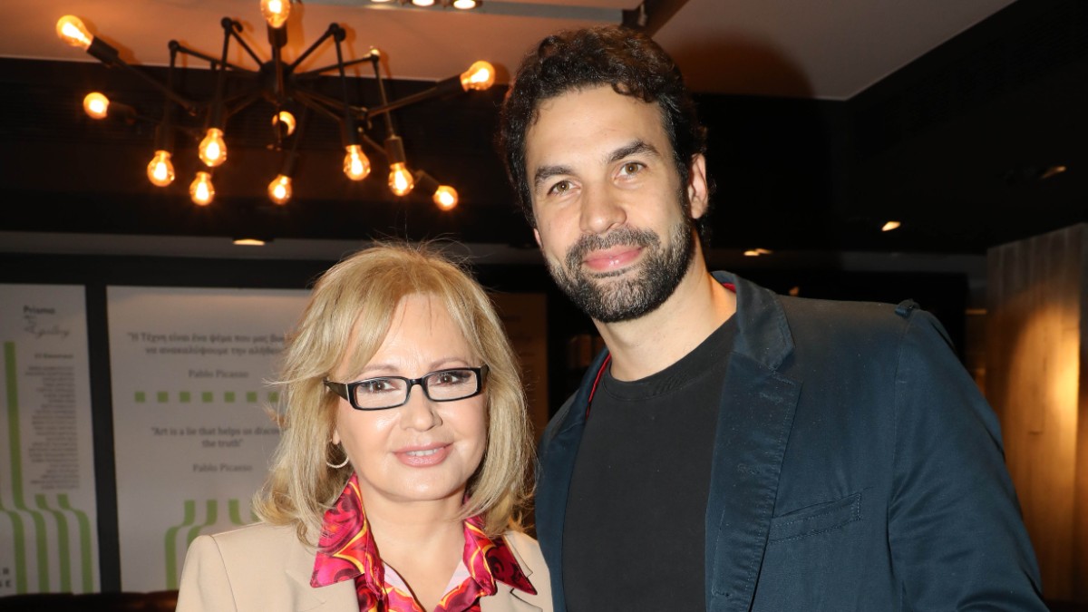 Νικολούλη: Η σπάνια εξομολόγηση του γιου της, Κωνσταντίνου – «Είναι η πιο αυστηρή κριτής»