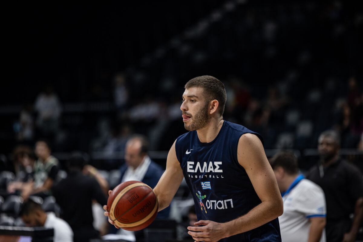 Εθνική μπάσκετ: Με Ρογκαβόπουλο οι κλήσεις του Σπανούλη για τα ματς με Μαυροβούνιο, στα «παράθυρα» του Παγκοσμίου Κυπέλλου 2027