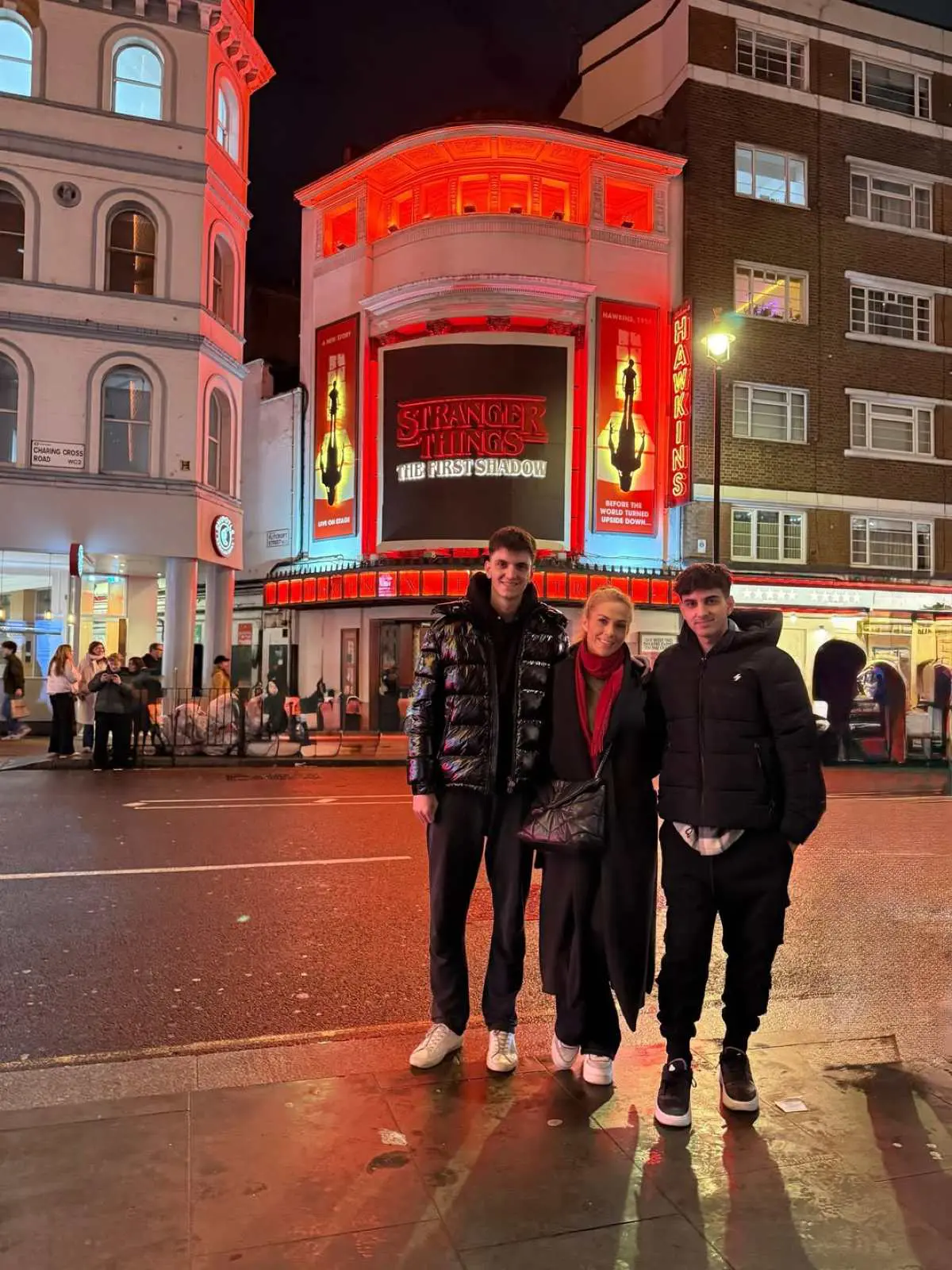 Η Ντορέττα Παπαδημητρίου μαζί με τους γιους της και τον Γιώργο Γεροντιδάκη στο Λονδίνο