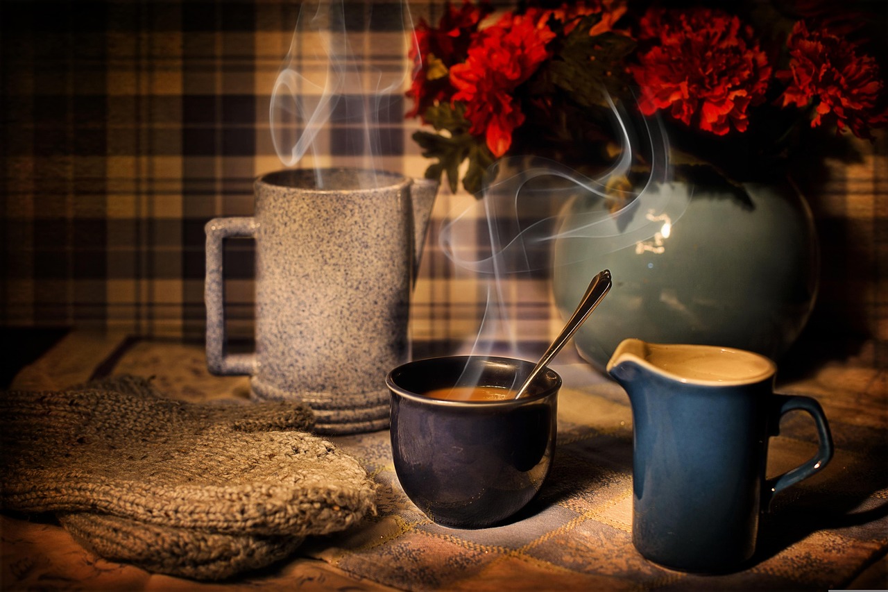 Ο ήχος στο σπίτι σου είναι «πλαστικός»; Το κόλπο που τον κάνει ζεστό σε 5 λεπτά