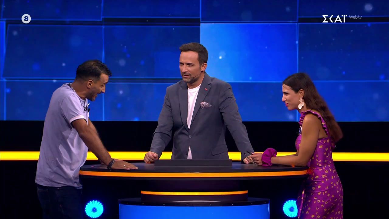 Ο Mr. G. «κάνει τα δικά του» και αρχικά δικαιώνεται, μέχρι να βρει τη «μαστόρισσά» του στο πρόσωπο της Λίας