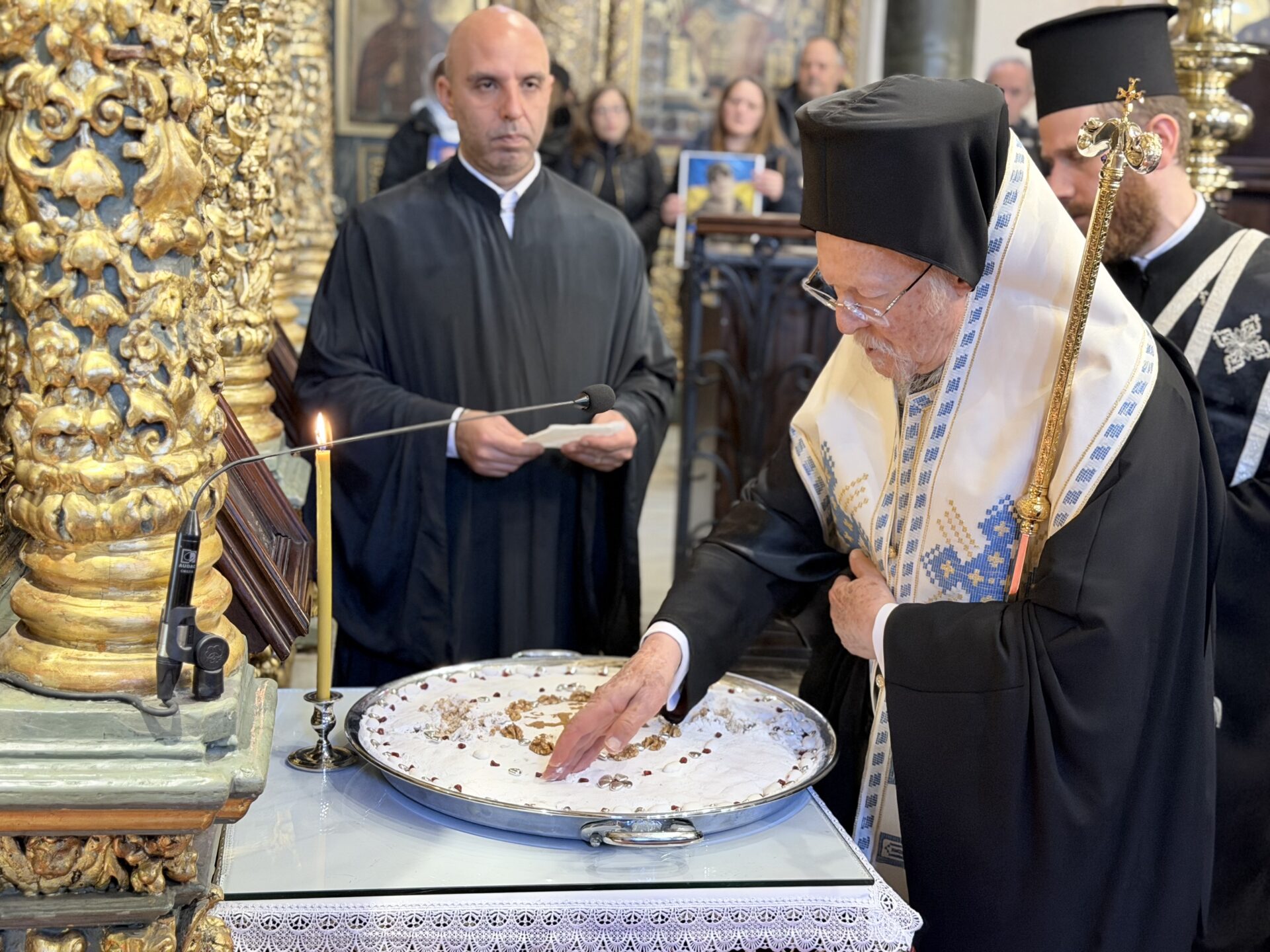 Οικουμενικός Πατριάρχης για Ουκρανία: «Η Εκκλησία δεν θα σας αφήσει μόνους» 4 Οικουμενικός Πατριάρχης για Ουκρανία: «Η Εκκλησία δεν θα σας αφήσει μόνους»