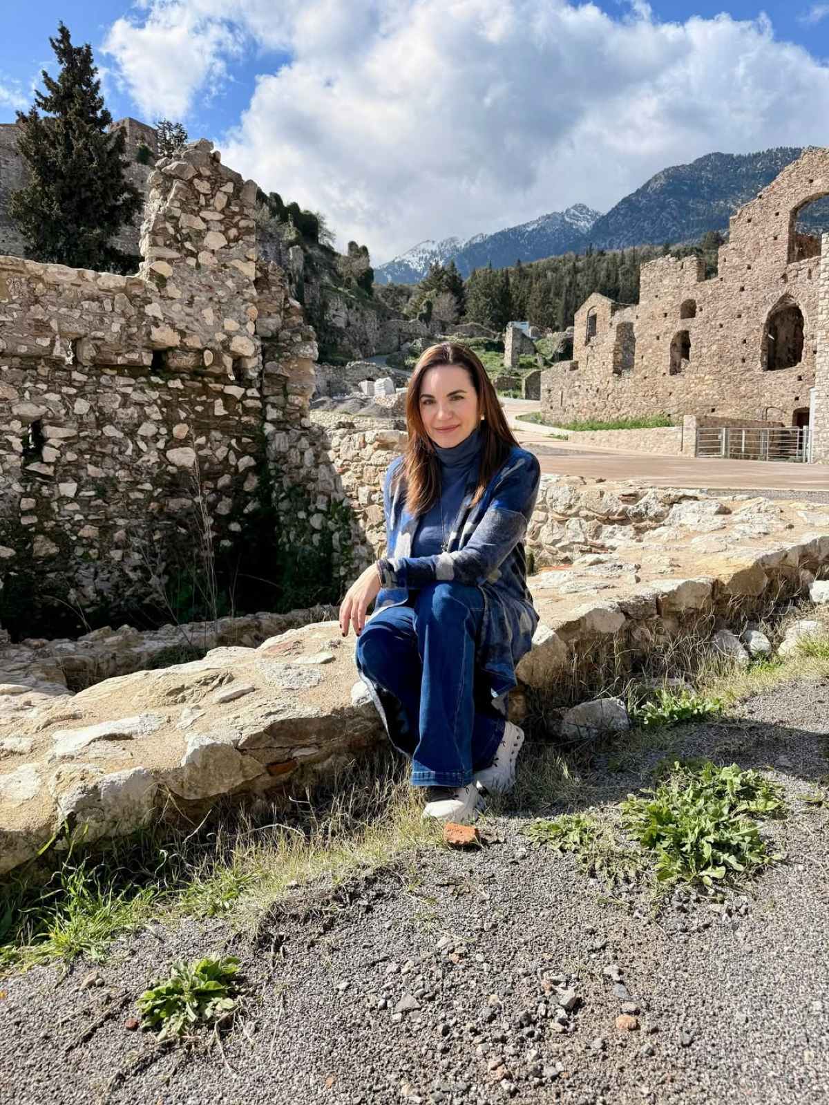 Όλγα Κεφαλογιάννη: Ταξίδι στον Μυστρά με τους δίδυμους γιους της – «Η οικογένεια είναι το σταθερό μας σημείο» 8 Όλγα Κεφαλογιάννη