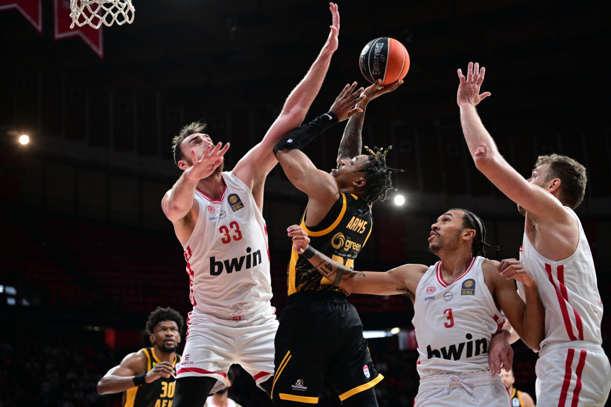 Πού να παρακολουθήσετε το Ολυμπιακός – ΑΕΚ στο Κύπελλο Ελλάδας μπάσκετ και τα Μπενφίκα – Ρεάλ Μαδρίτης, Γαλατασαράι – Γιουβέντους στο Champions League