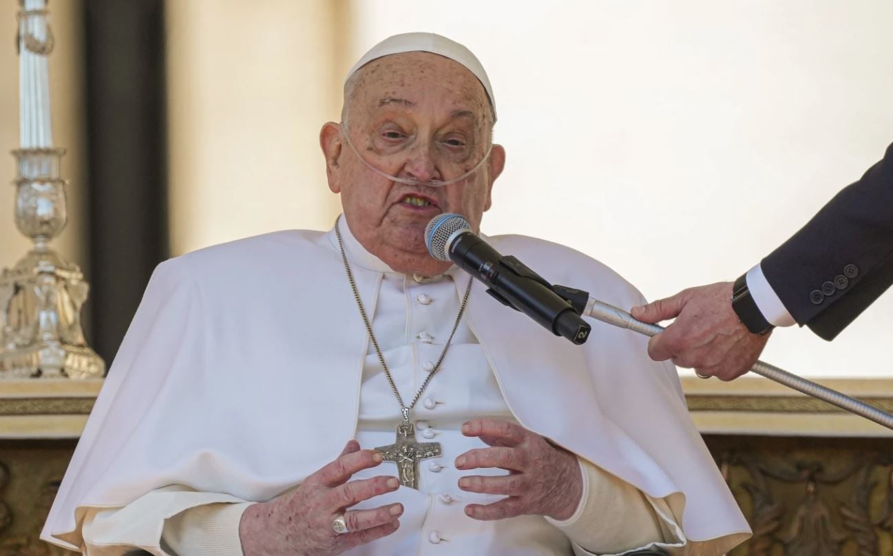 Έγγραφα Έπσταιν: «Θα ανατρέψω τον Πάπα Φραγκίσκο» φέρεται να είπε πρώην σύμβουλος του Τραμπ