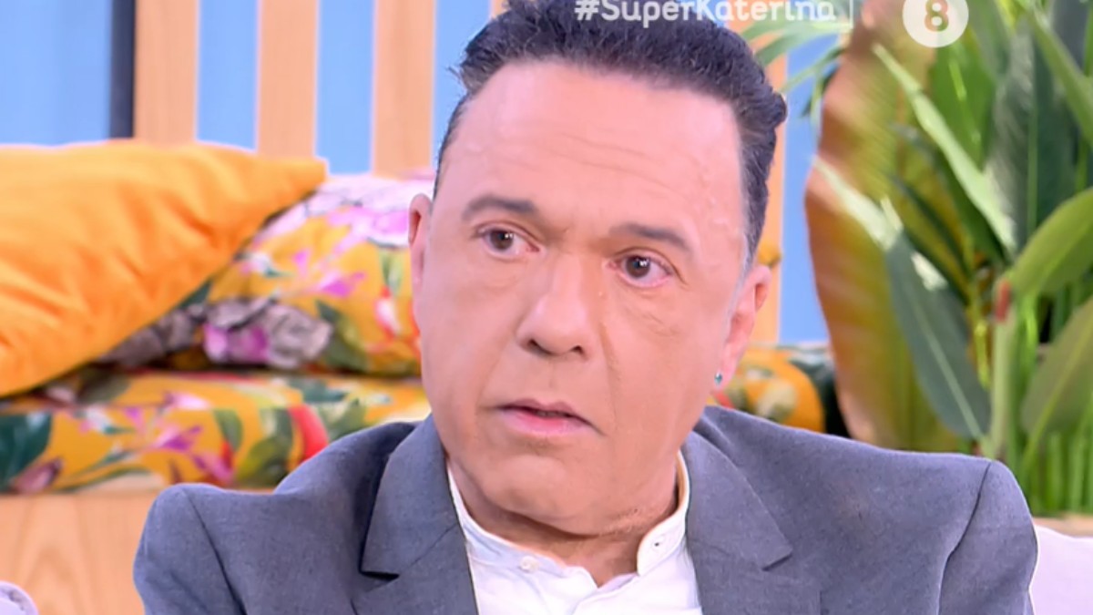 Συγκινήθηκε ο Γιαννόπουλος: «Άκουσα κυρία από το διπλανό κρεβάτι να λέει “δεν έχω δει αγόρι να φροντίζει τόσο τη μάνα του”»