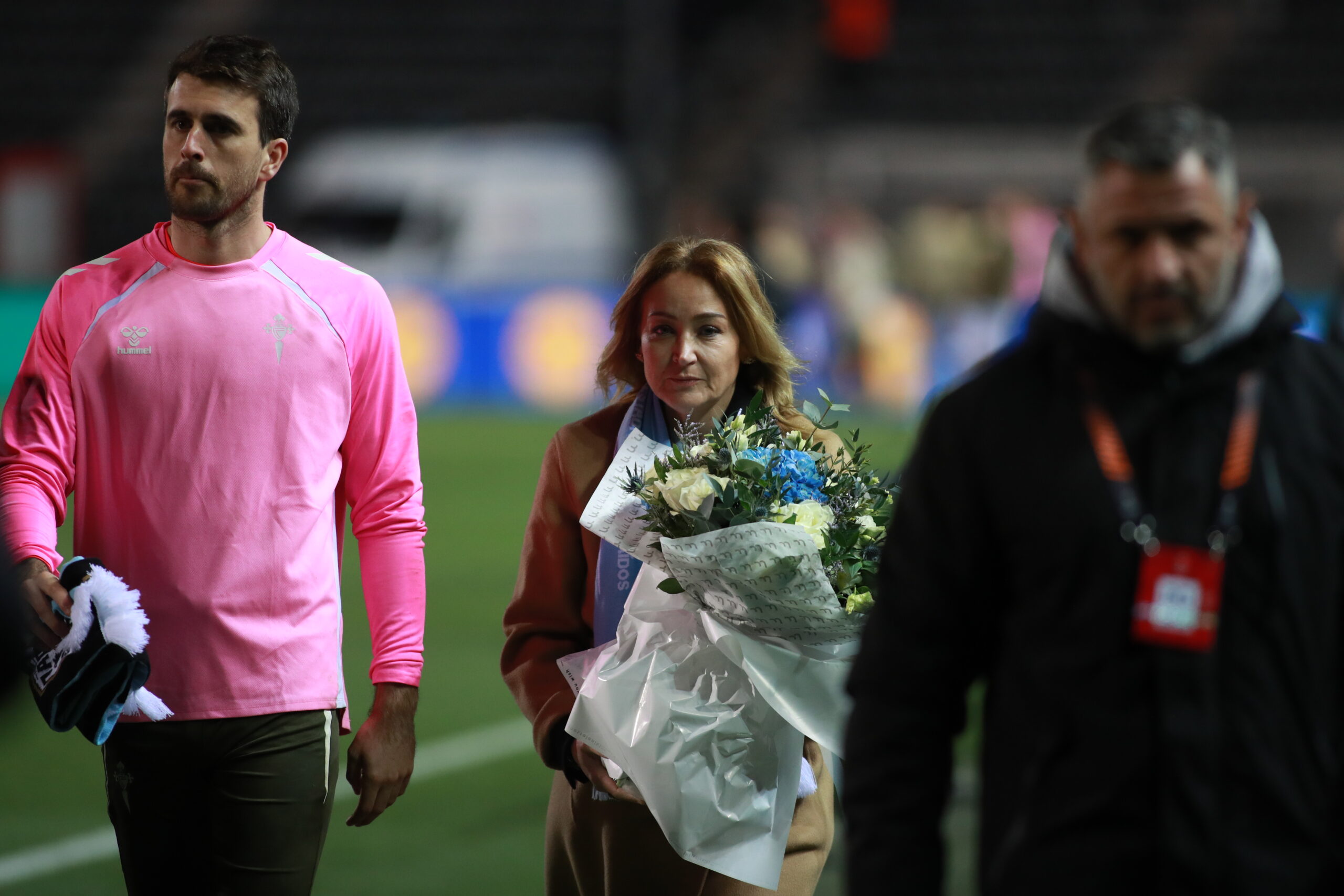 ΠΑΟΚ – Θέλτα: Η πρόεδρος των Ισπανών, Μαριάν Μουρίνο, απέτισε φόρο τιμής στους αδικοχαμένους φίλους του Δικεφάλου