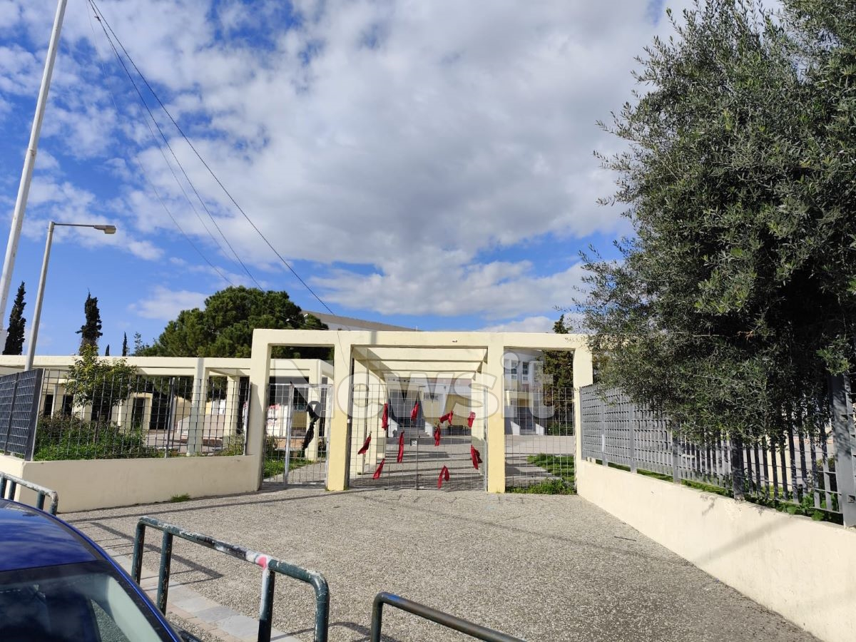 Ρέντη: Βίντεο σοκ από τη στιγμή που ο 84χρονος απειλεί με όπλο τους μαθητές Γυμνασίου