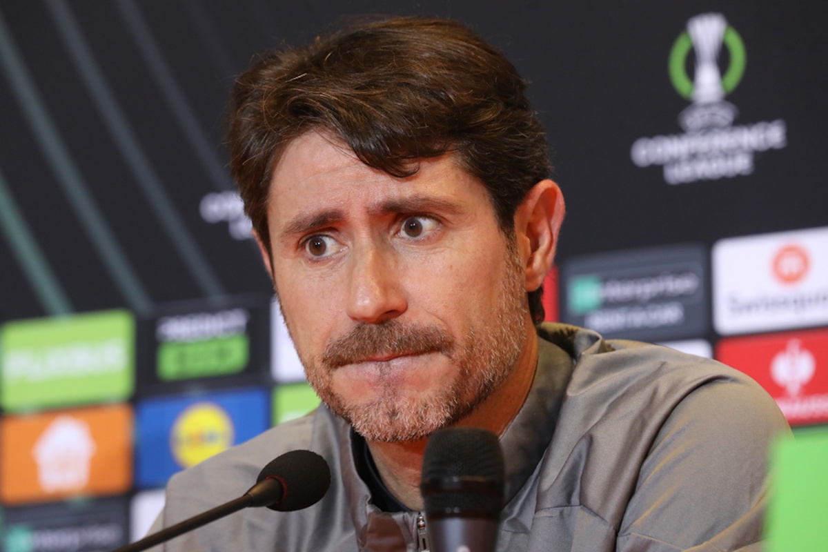 Ο Βίκτορ Σάντσεθ, πρώην προπονητής του Ολυμπιακού και παίκτης του Παναθηναϊκού, εισήχθη στο νοσοκομείο λόγω αδιαθεσίας