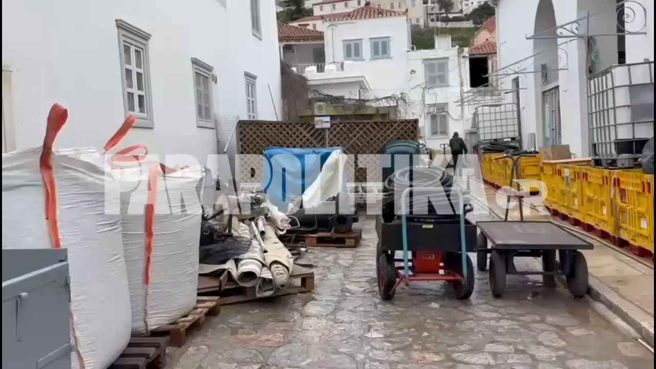 Σε σκηνικό των 70s μεταμορφώνεται η Ύδρα για την ταινία όπου πρωταγωνιστεί ο Μπραντ Πιτ