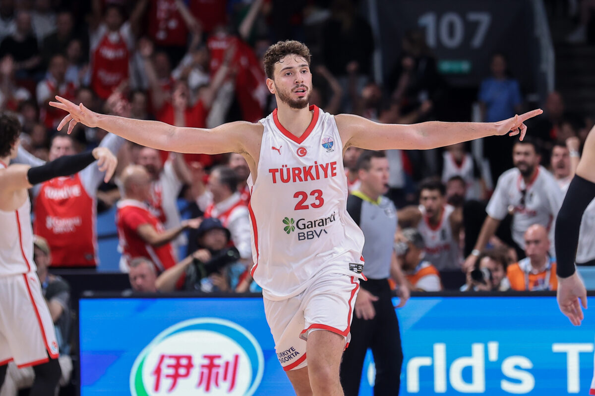 Αλπερέν Σενγκούν για Ντένι Άβντιγια και Τουρκία – Ισραήλ: «Αυτά μας ξεπερνούν, ευχόμαστε το μπάσκετ να φέρει αγάπη σε όλους»