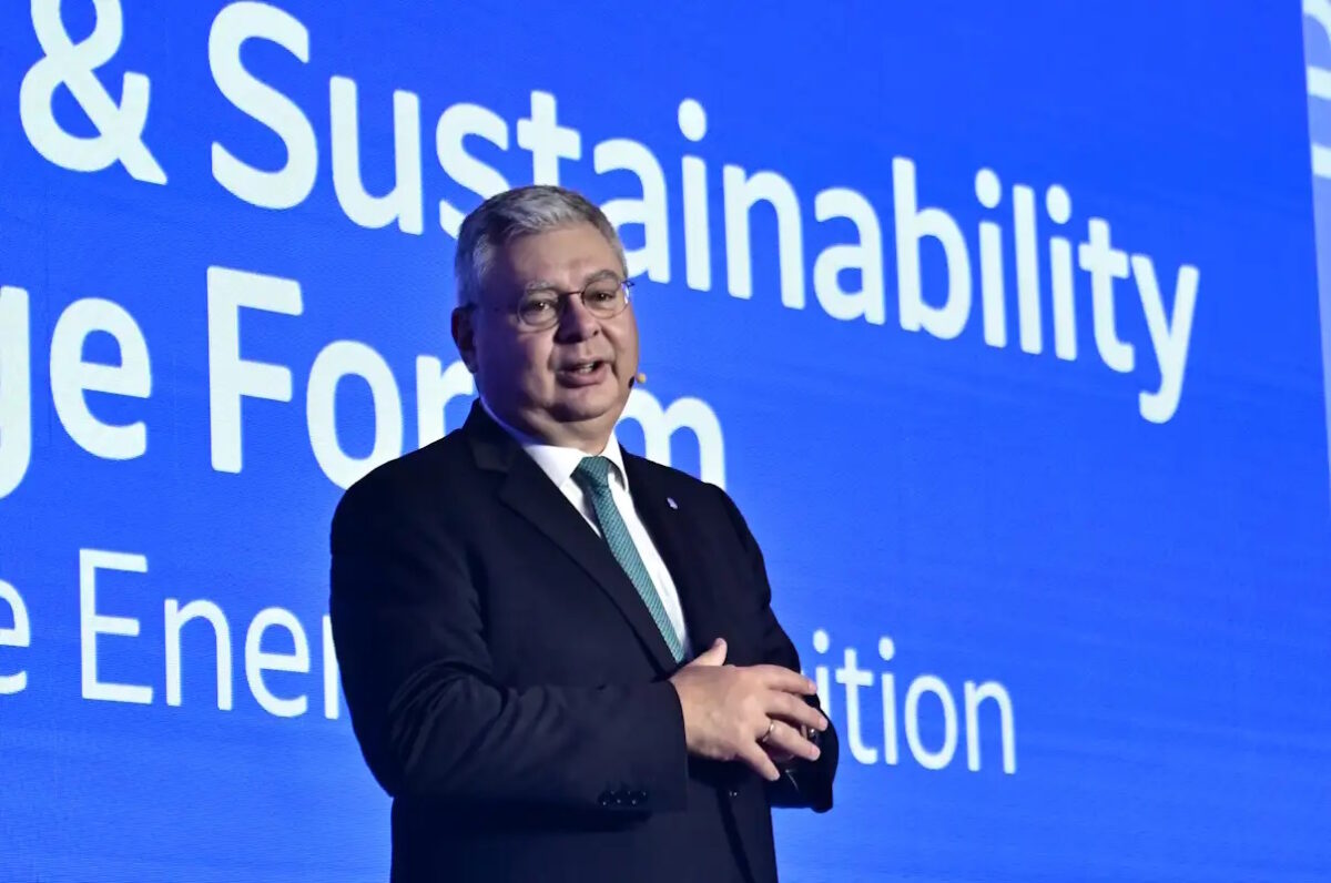 HELLENiQ Energy: Φρέσκες προοπτικές από τον αγωγό με τα Σκόπια – Σχεδόν 1 GW νέων έργων ΑΠΕ σε εξέλιξη