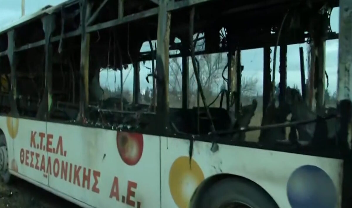 Home 52 Θεσσαλονίκη: Πυρκαγιά σε λεωφορείο στη Σίνδο, ασφαλείς ο οδηγός και οι επιβάτες