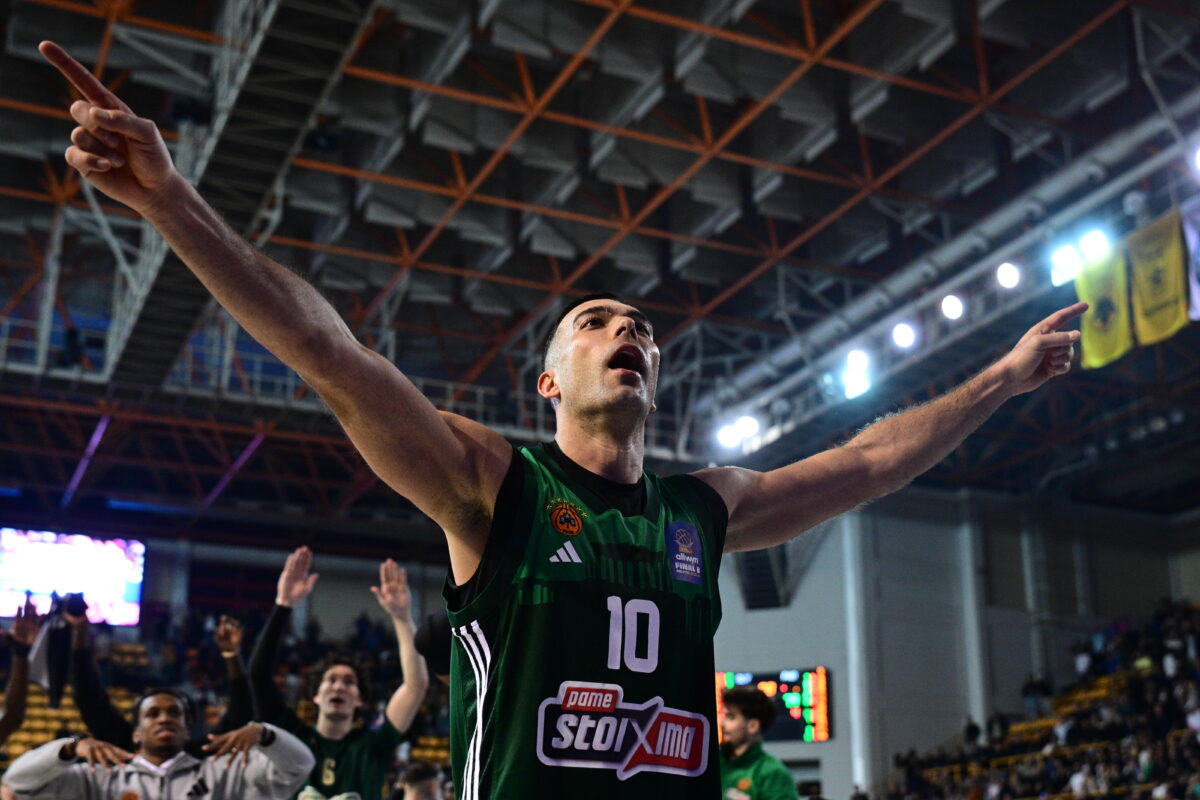 Ολυμπιακός – Παναθηναϊκός: Οι θριαμβευτικοί πανηγυρισμοί του «τριφυλλιού» και ο Χέιζ-Ντέιβις ως cameraman