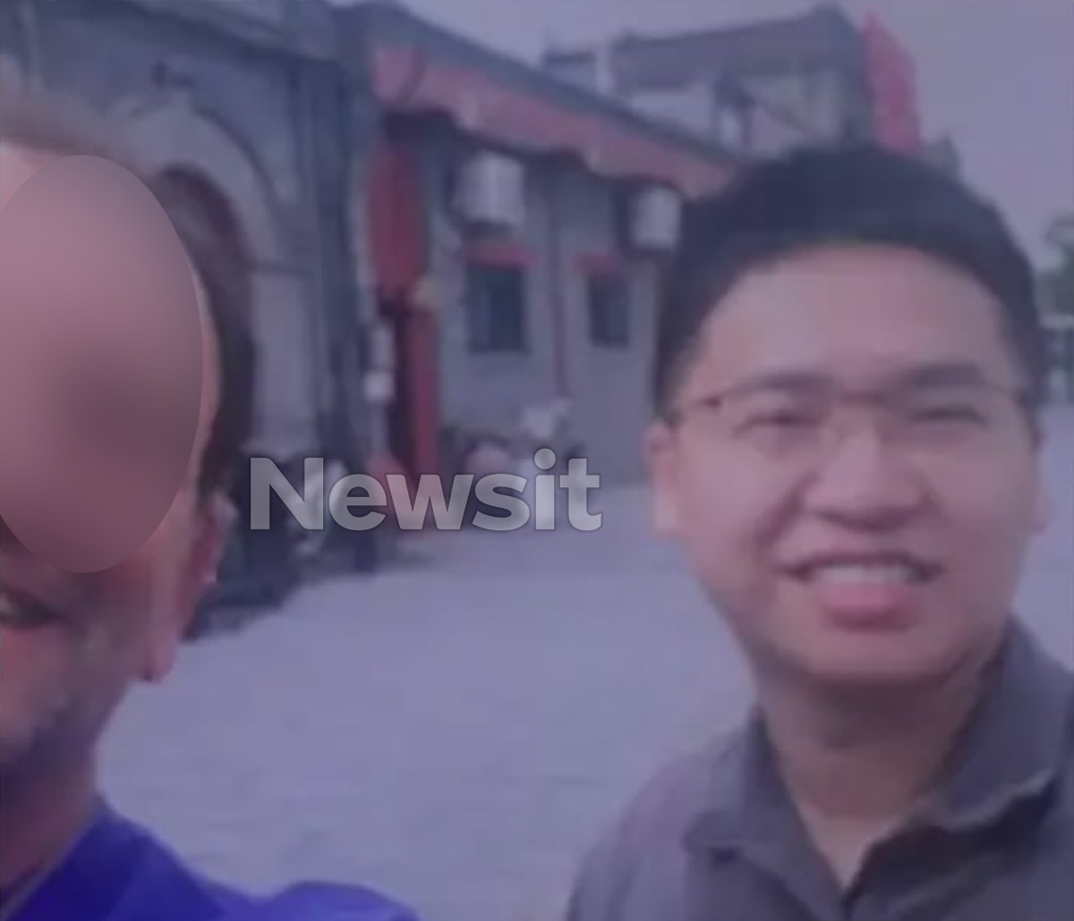 Ο σμήναρχος – κατάσκοπος έβγαζε χαμογελαστές σέλφι με τους Κινέζους στρατολόγους του