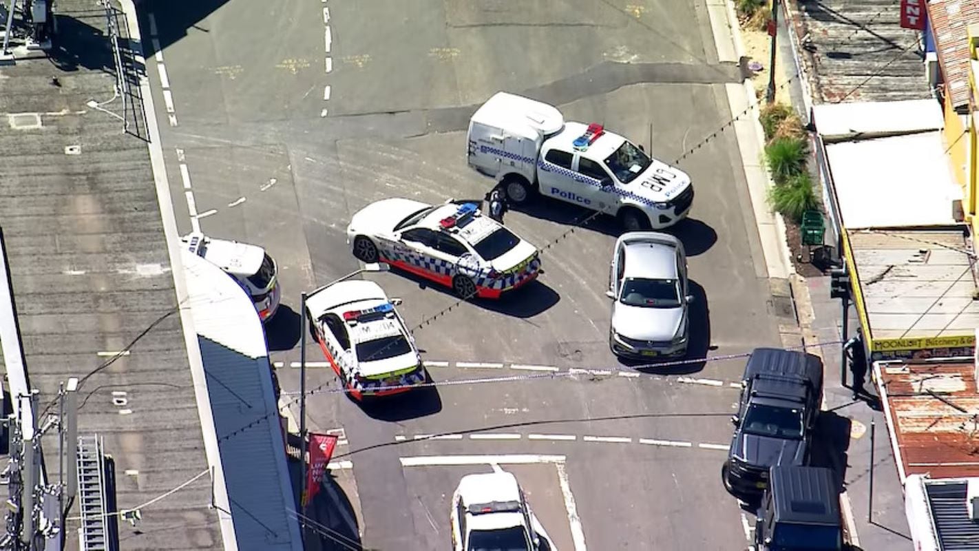 Σίδνεϊ: Ένας νεκρός και δύο τραυματίες από αιματηρή επίθεση με μαχαίρι σε πολυσύχναστη αγορά – Μαρτυρίες μιλούν για «σφαγή»