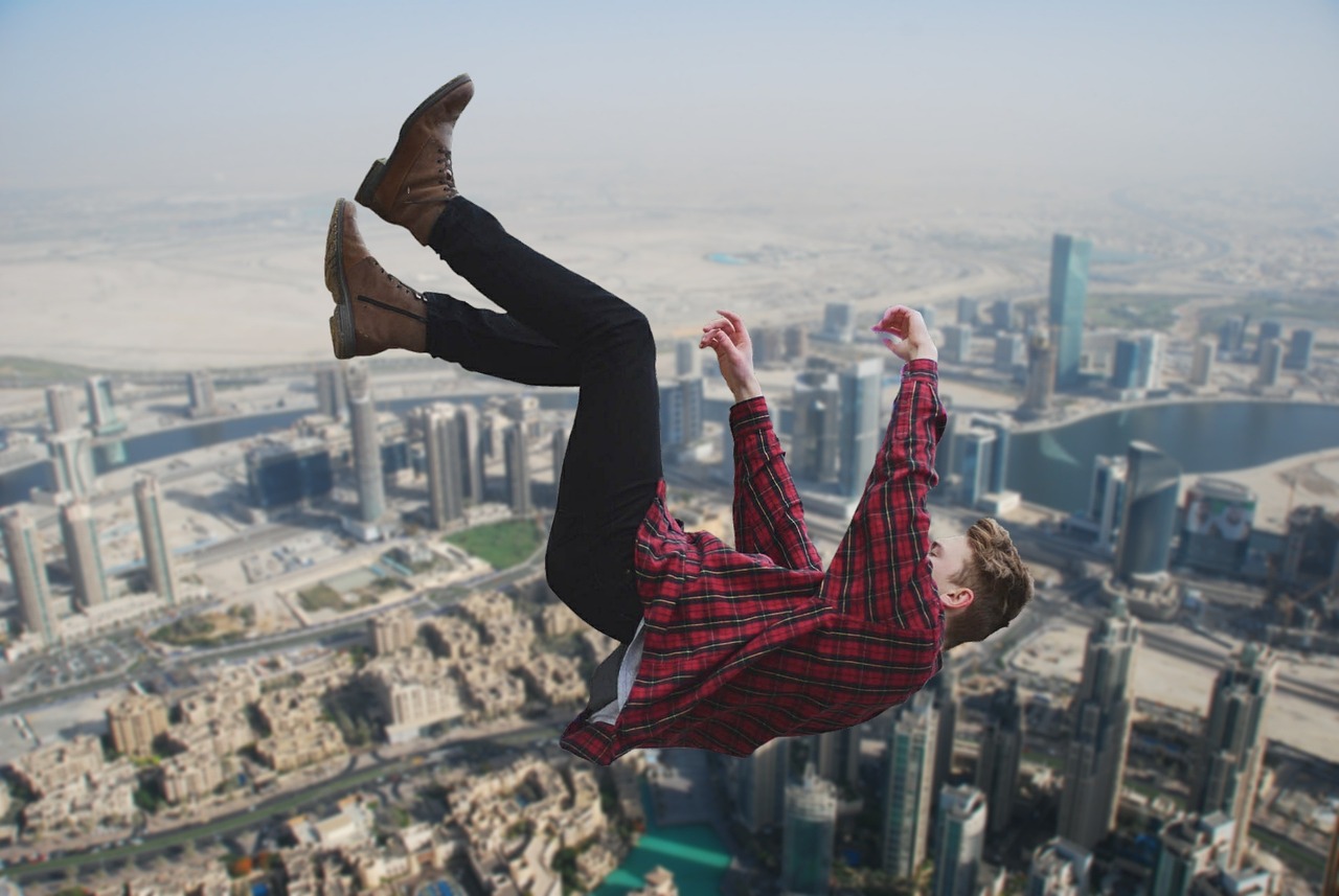 Σοκαριστικό βίντεο: Ρωσίδα σε ζωντανή μετάδοση, απολογήθηκε και βούτηξε στο κενό!