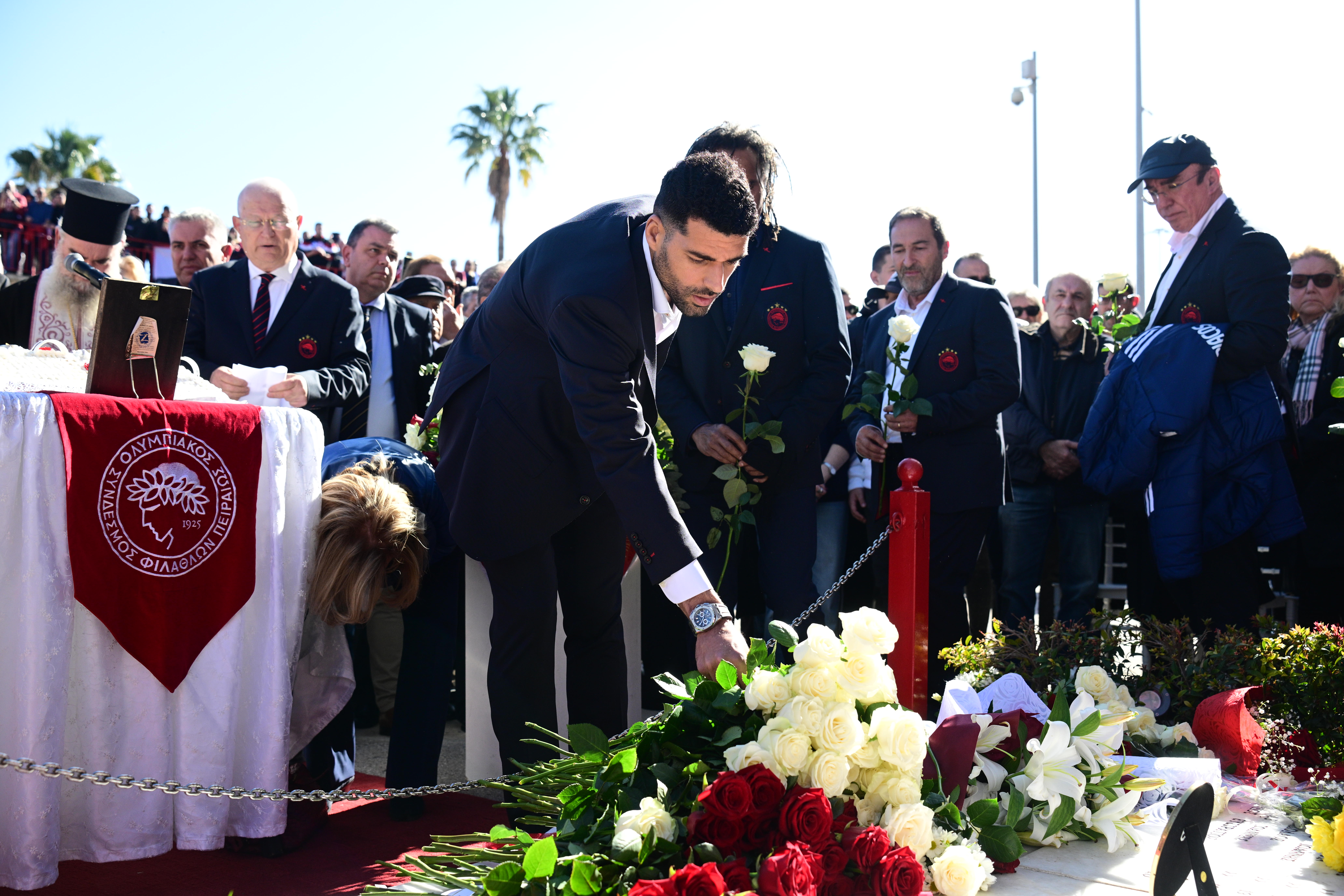 Ολυμπιακός: Πραγματοποιήθηκε το μνημόσυνο για τα θύματα της Θύρας 7 με την παρουσία Μαρινάκη και της ερυθρόλευκης οικογένειας