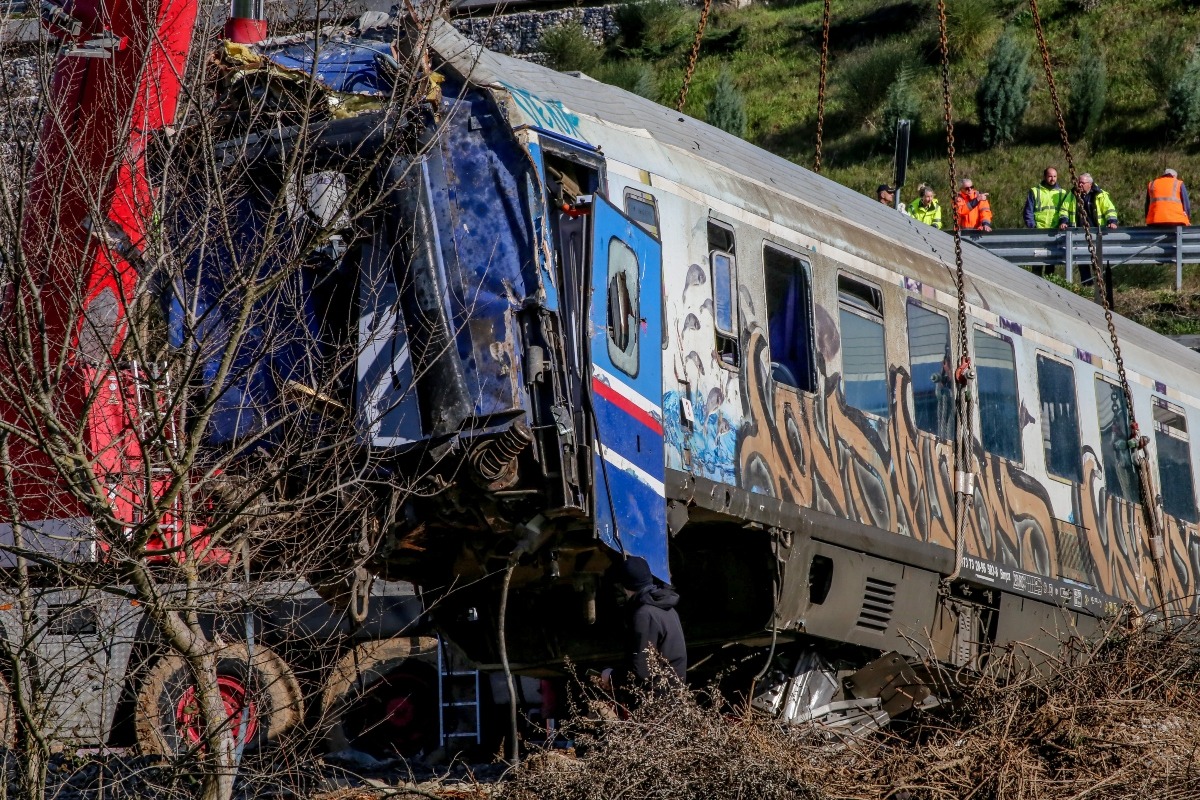Τέμπη: Πλήρης αποζημίωση από τον ΕΟΠΥΥ για μη συνταγογραφούμενες υπηρεσίες στους τραυματίες