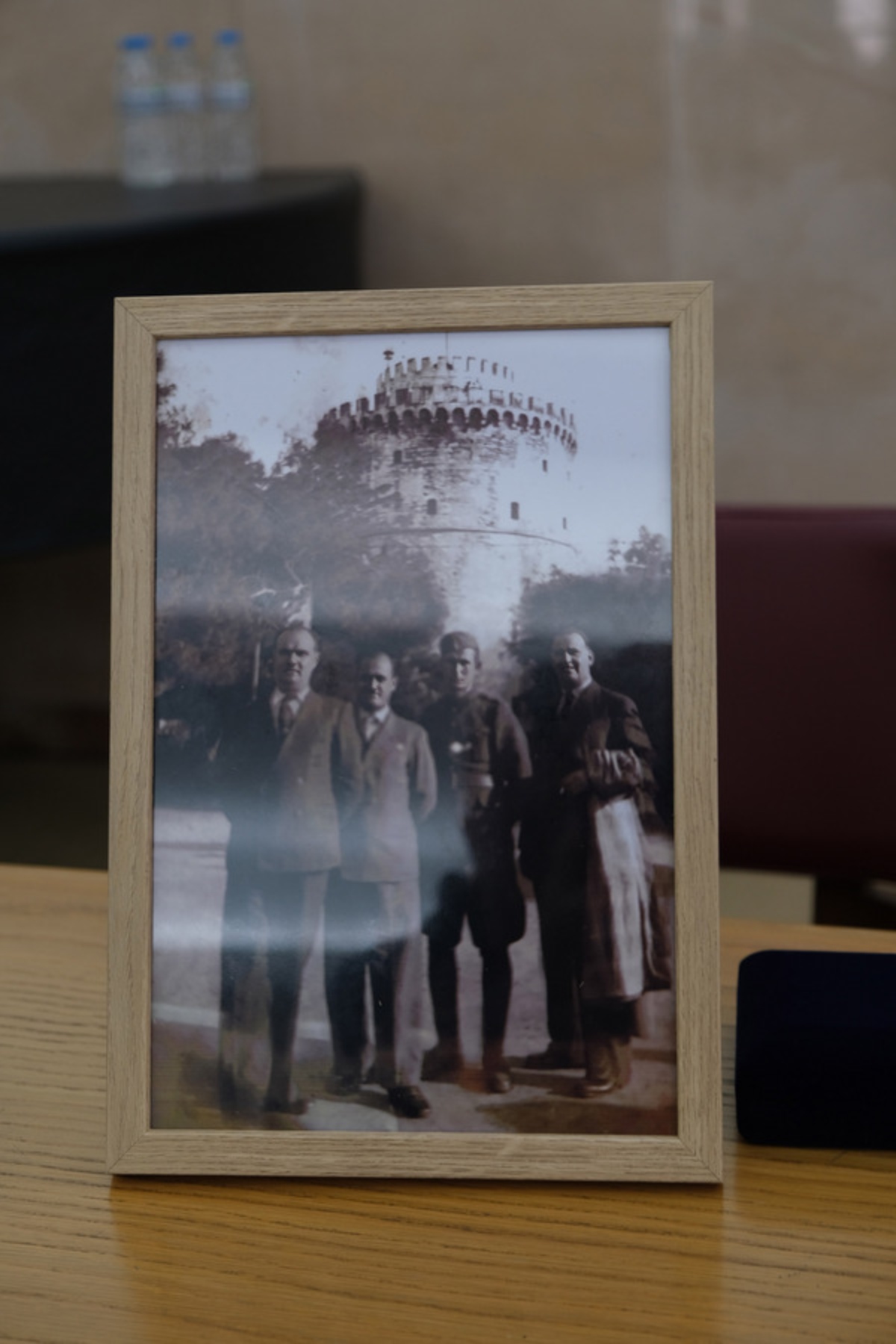 Θεσσαλονίκη: Κειμήλια θύματος στρατοπέδου συγκέντρωσης παραδόθηκαν στον 83χρονο γιο που δεν γνώρισε τον πατέρα του 4 Δαχτυλίδια κρατουμένου σε γερμανικό στρατόπεδο συγκέντρωσης, παραδίδονται στους κληρονόμους του