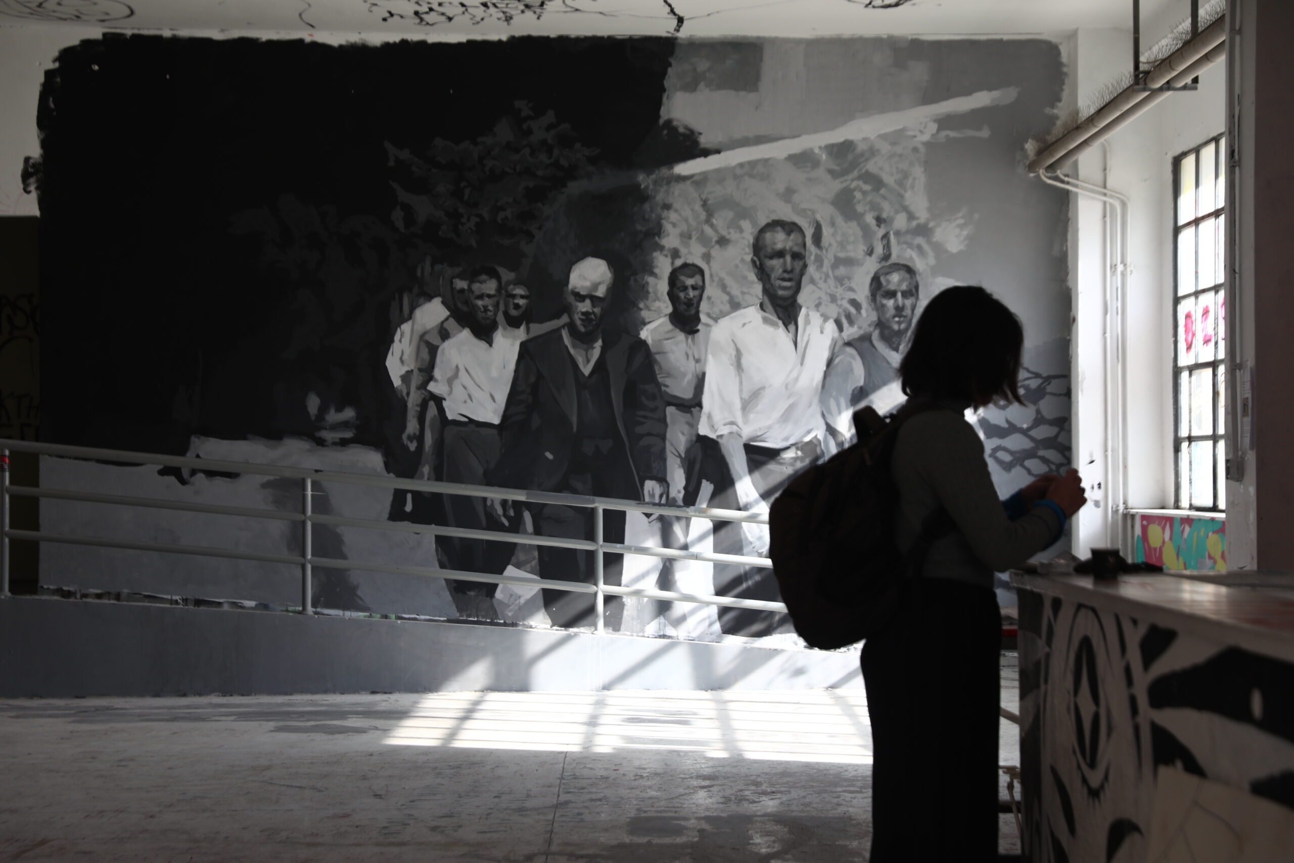 Οι 200 της Καισαριανής: Η συγκλονιστική τοιχογραφία των εκτελεσμένων στην Ανώτατη Σχολή Καλών Τεχνών 4 Τοιχογραφία για τους 200 της Καισαριανής στην Καλών Τεχνών