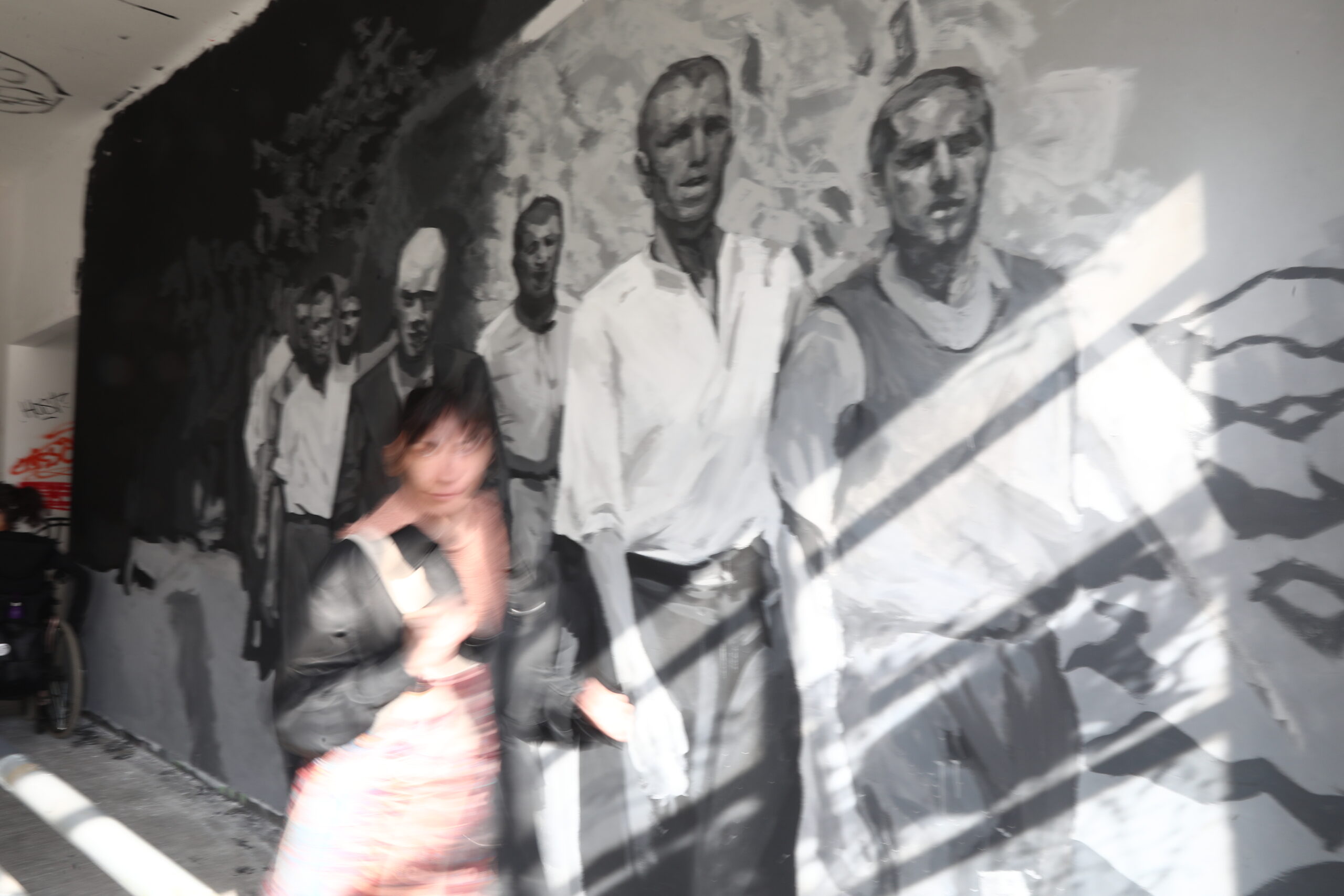 Οι 200 της Καισαριανής: Η συγκλονιστική τοιχογραφία των εκτελεσμένων στην Ανώτατη Σχολή Καλών Τεχνών 5 Τοιχογραφία για τους 200 της Καισαριανής στην Καλών Τεχνών