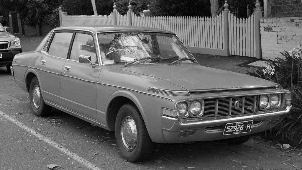 Το Auto Start/Stop μόλις «έσβησε» 5 Toyota Crown 1974