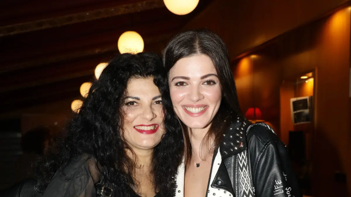 Τάνια Τρύπη - Τζένη Καζάκου