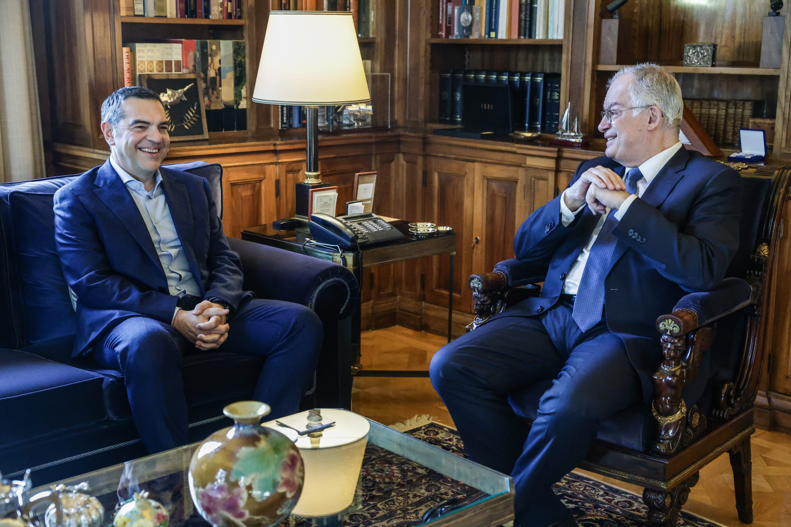 Στο Προεδρικό Μέγαρο ο Τσίπρας – Τι αναλύθηκε στη συνάντηση με τον Τασούλα