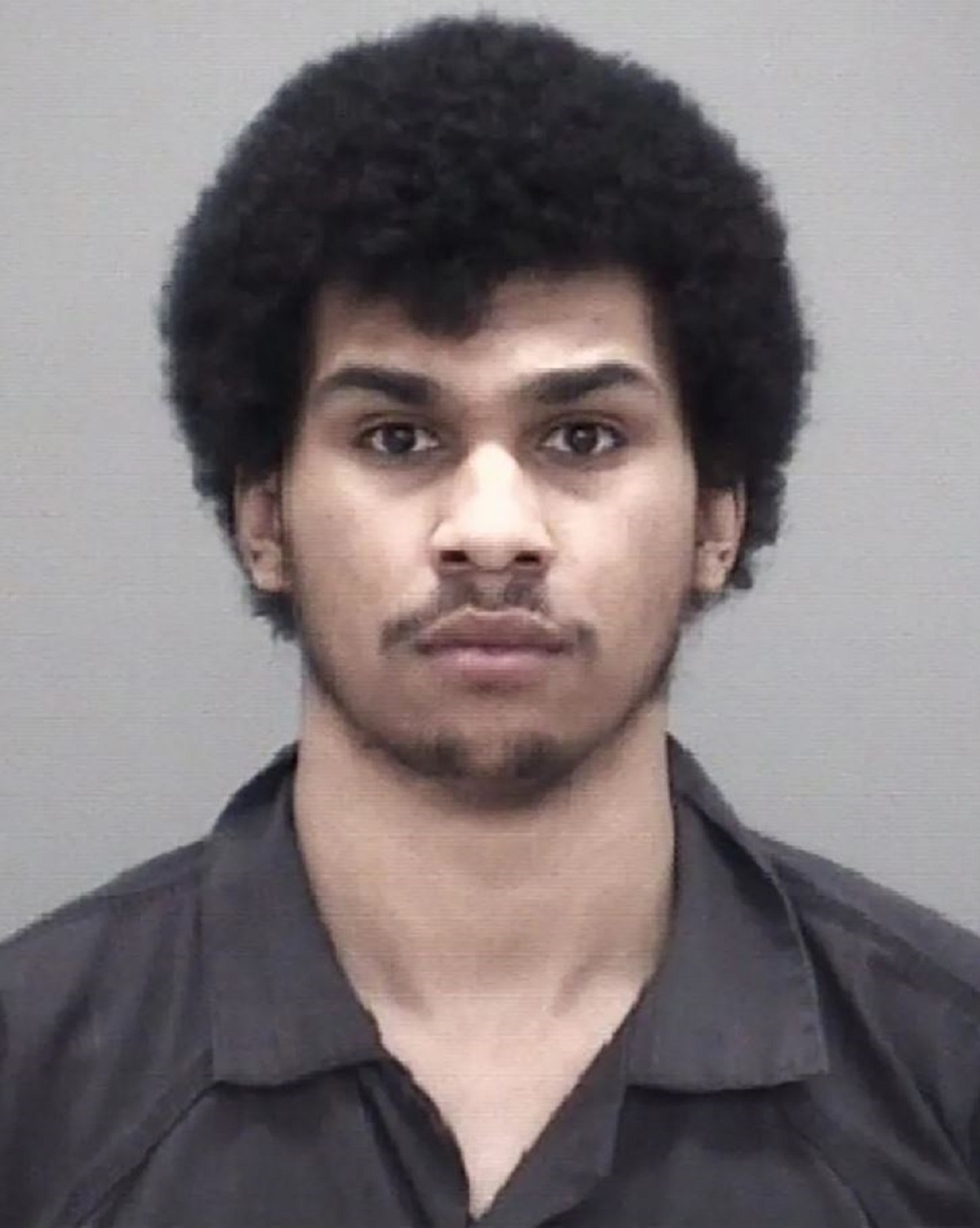 Μίσιγκαν: 21χρονος παρέσυρε οικογένεια με το αυτοκίνητο και άνοιξε πυρ – Νεκρή 3χρονη 4 Ο κατηγορούμενος Αλεξάντερ Λαμάρ Μπανκς ΤζούνιορΠηγή: Γραφείο Σερίφη της κομητείας Ίτον / Facebook