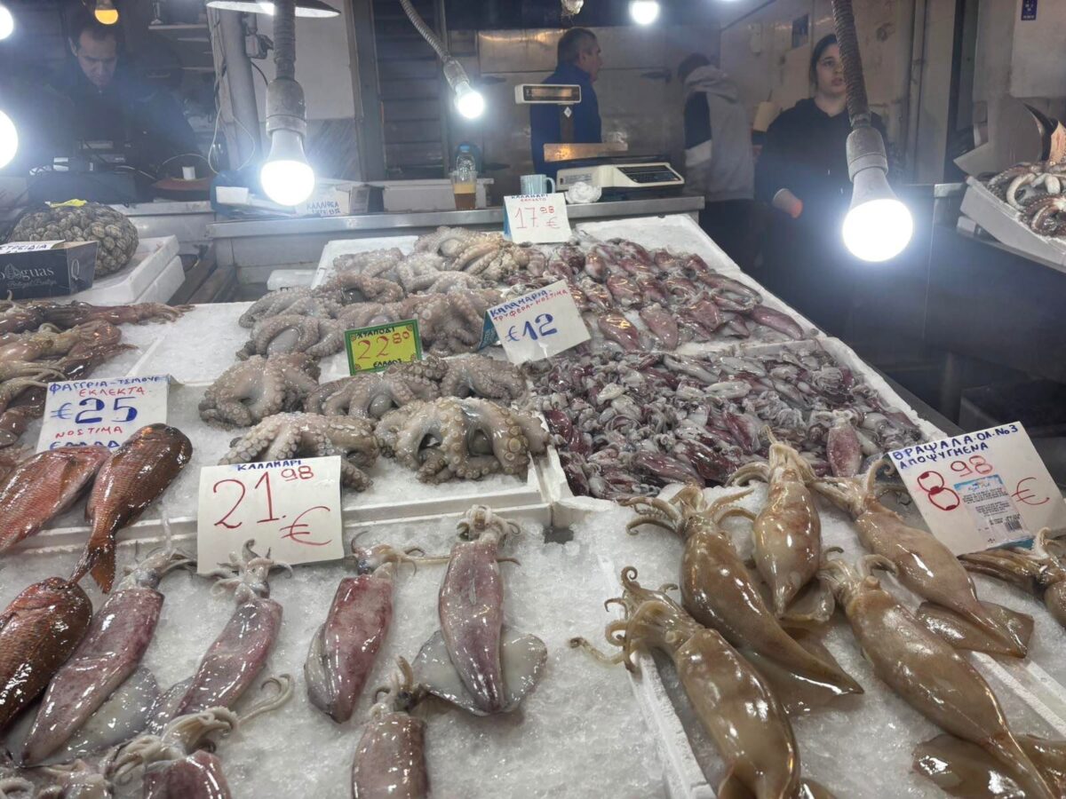 Καθαρά Δευτέρα: Ανοιχτή μέχρι μεσημέρι η Βαρβάκειος και η Αγορά Ρέντη, κανονικά οι λαϊκές – Πώς λειτουργούν τα σούπερ μάρκετ