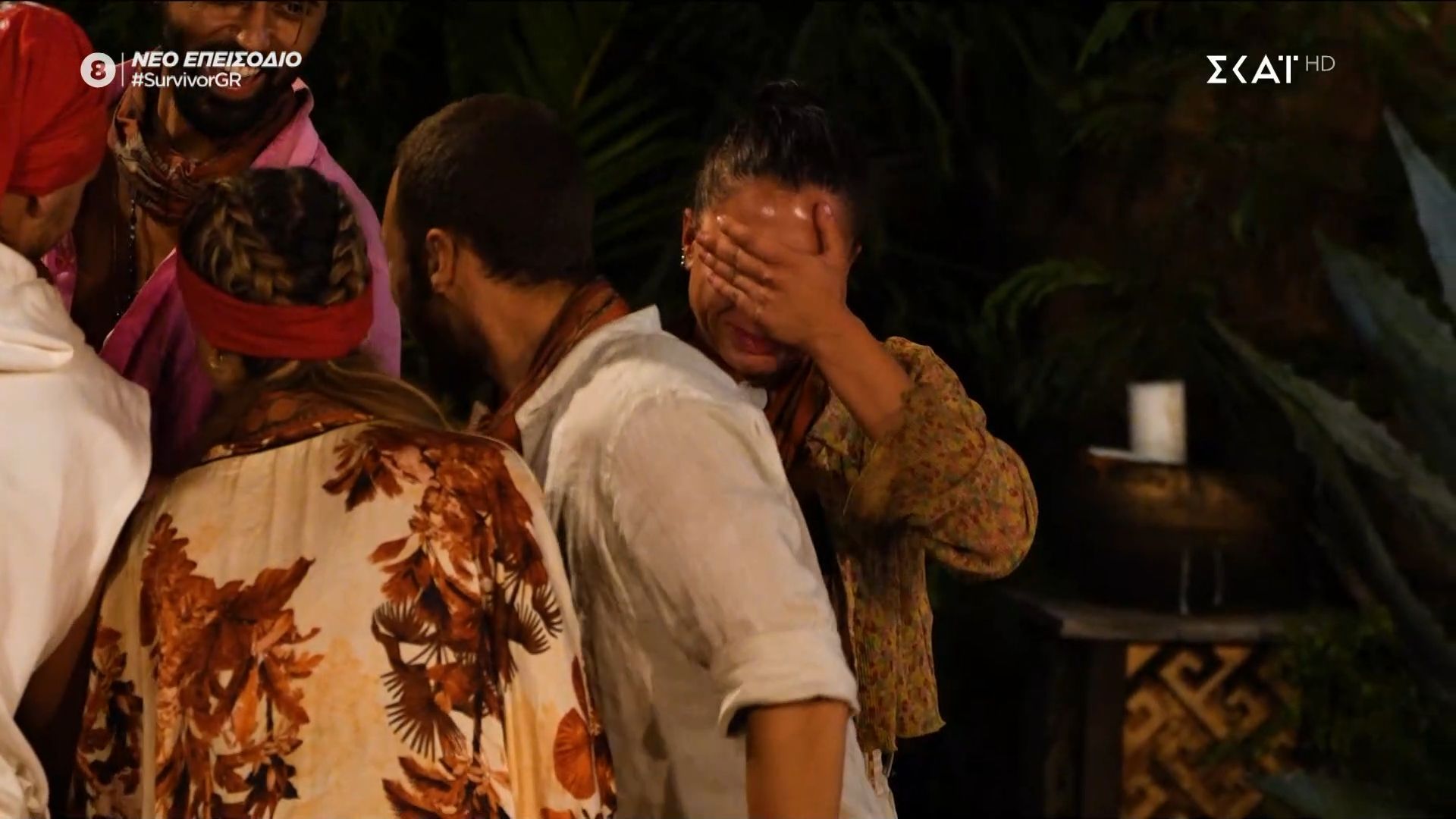 Home 89 Βουρκωμένη η Κέλλυ Μποφίλιου αποχαιρέτησε τους συμπαίκτες της