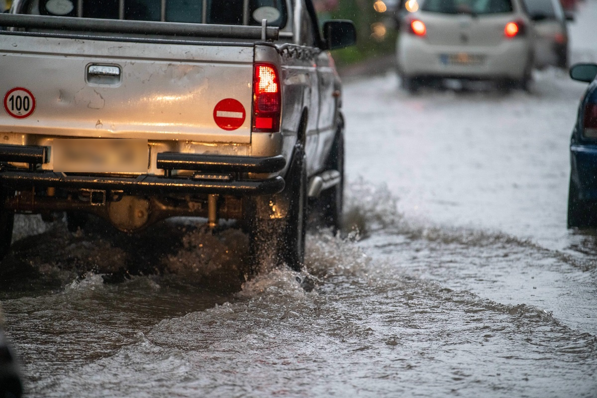 Καιρός: Καταιγίδες, βροχοπτώσεις και ισχυροί άνεμοι τη νύχτα – Οι περιοχές που θα επηρεαστούν περισσότερο