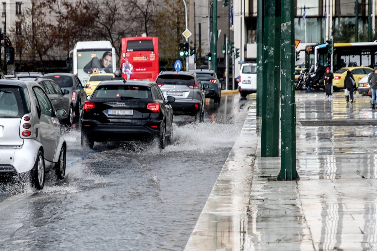 Καιρός: Παρατεταμένες βροχοπτώσεις θα πλήξουν τη χώρα – Η Πέμπτη η πιο δύσκολη μέρα