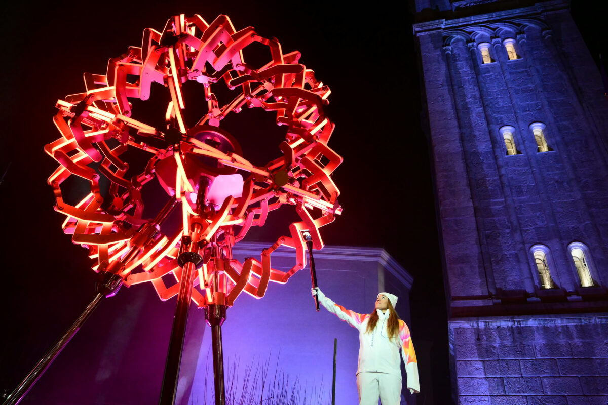 Χειμερινοί Ολυμπιακοί Αγώνες: Εντυπωσιακή τελετή έναρξης με Μαράια Κάρει, Αντρέα Μποτσέλι και έντονες αντιδράσεις