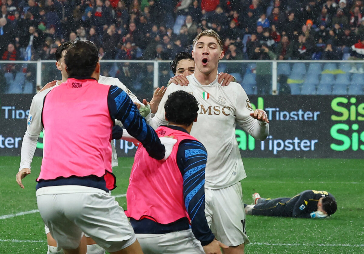 Τζένοα – Νάπολι 2-3: Οι «παρτενοπέι» θριάμβευσαν με πέναλτι του Χόιλουντ στο 90+5′