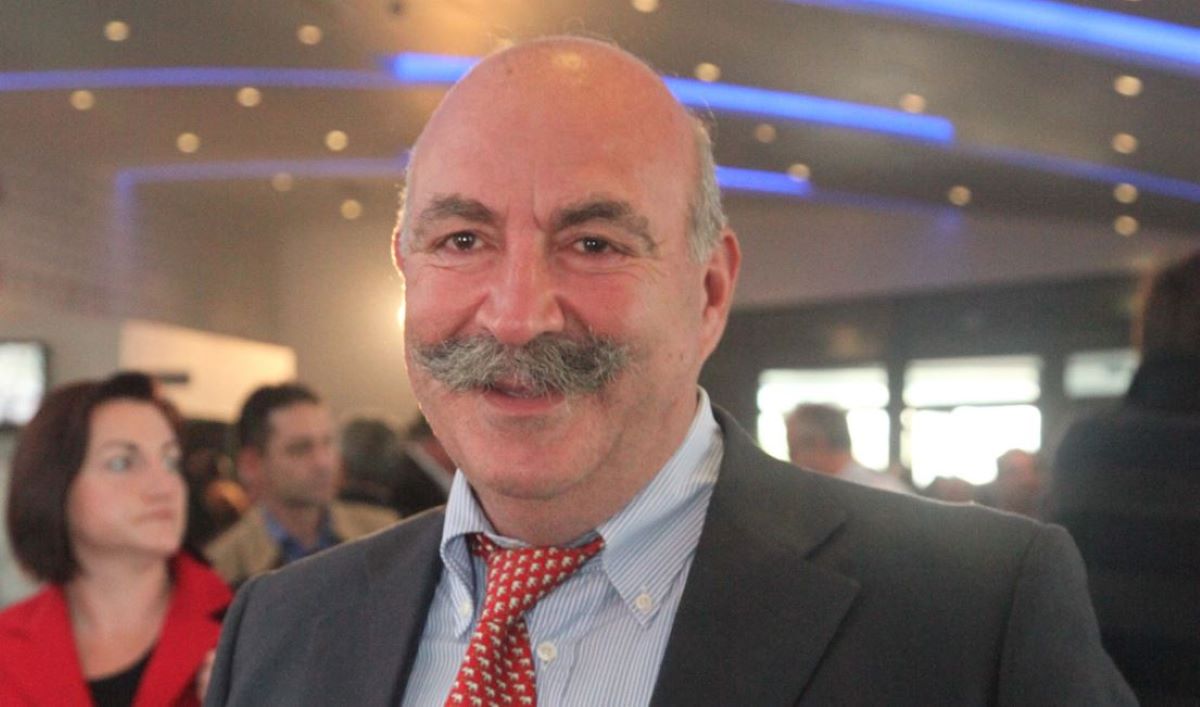 Ο Χρήστος Μαυρίκης πίσω από τα κάγκελα