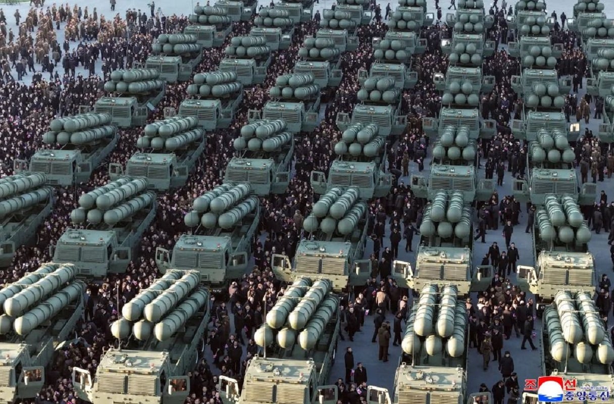 Κιμ Γιονγκ Ουν: Αποκάλυψε πυρηνικούς εκτοξευτές σε στρατιωτική εκδήλωση στην Πιονγιάνγκ 3 Πηγή: Korean Central News Agency (KCNA)