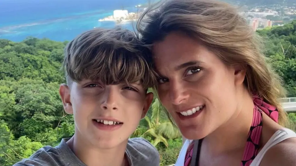 Μητέρες κατηγορούν τα social media για τον θάνατο των παιδιών τους και ξεσπούν μετά την ιστορική απόφαση κατά Meta και YouTube – «Αρκετά πια» 4 Ο Τζουλς πέθανε στο σπίτι του στο Τσέλτεναμ το 2022, σε ηλικία μόλις 14 ετών.