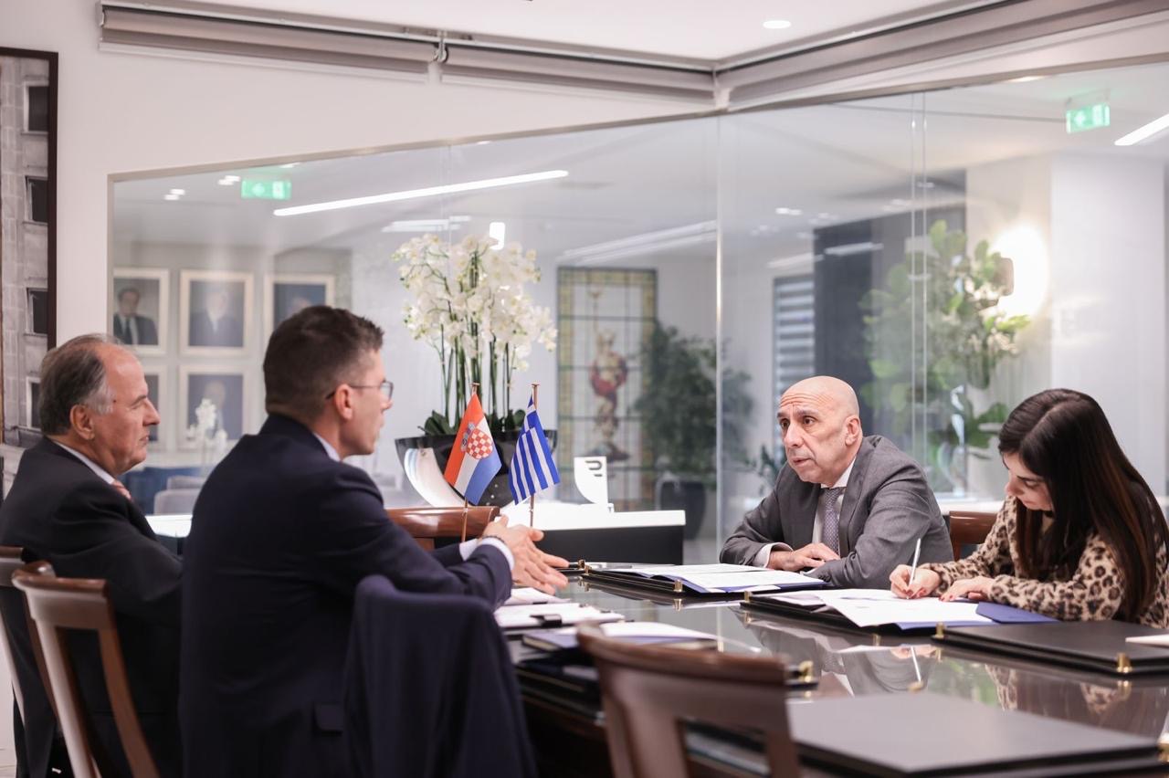 Μπρατάκος: «Η Ελλάδα δύναται να ενδυναμώσει τη θέση της ως ενεργειακός και μεταφορικός κόμβος στη Νοτιοανατολική Ευρώπη» 2 Μπρατάκος: «Η Ελλάδα δύναται να ενδυναμώσει τη θέση της ως ενεργειακός και μεταφορικός κόμβος στη Νοτιοανατολική Ευρώπη»