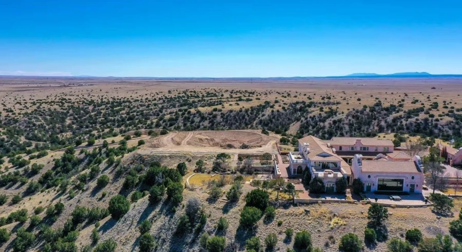 Η «Καμπάνα του Θανάτου»: Το ιστορικό κειμήλιο του 18ου αιώνα εντοπίζεται στο κτήμα του Τζ. Επστάιν