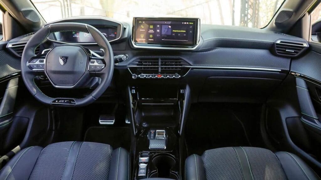 Turbo 100: Καινοτόμος κινητήρας για το Peugeot 208 7 Δοκιμή Peugeot 208 Hybrid