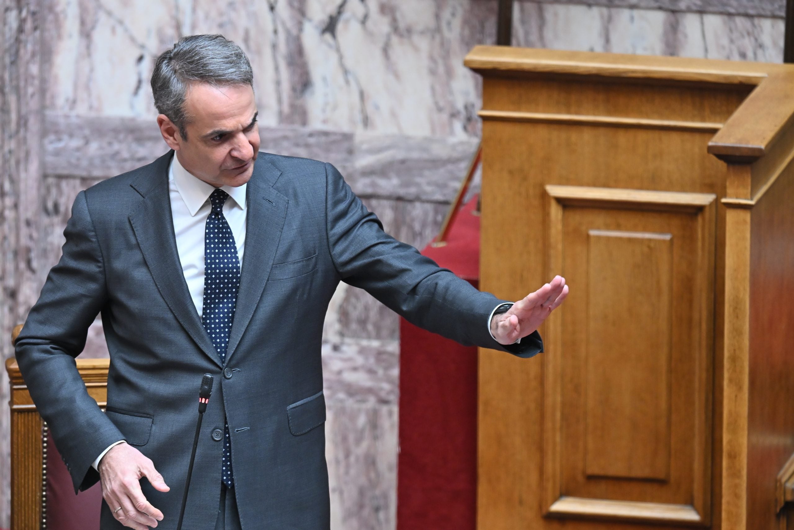 Βουλή: Ο Μητσοτάκης μιλά για «πατριώτες της φακής» – «Ίσως προσέβαλα τις φακές»