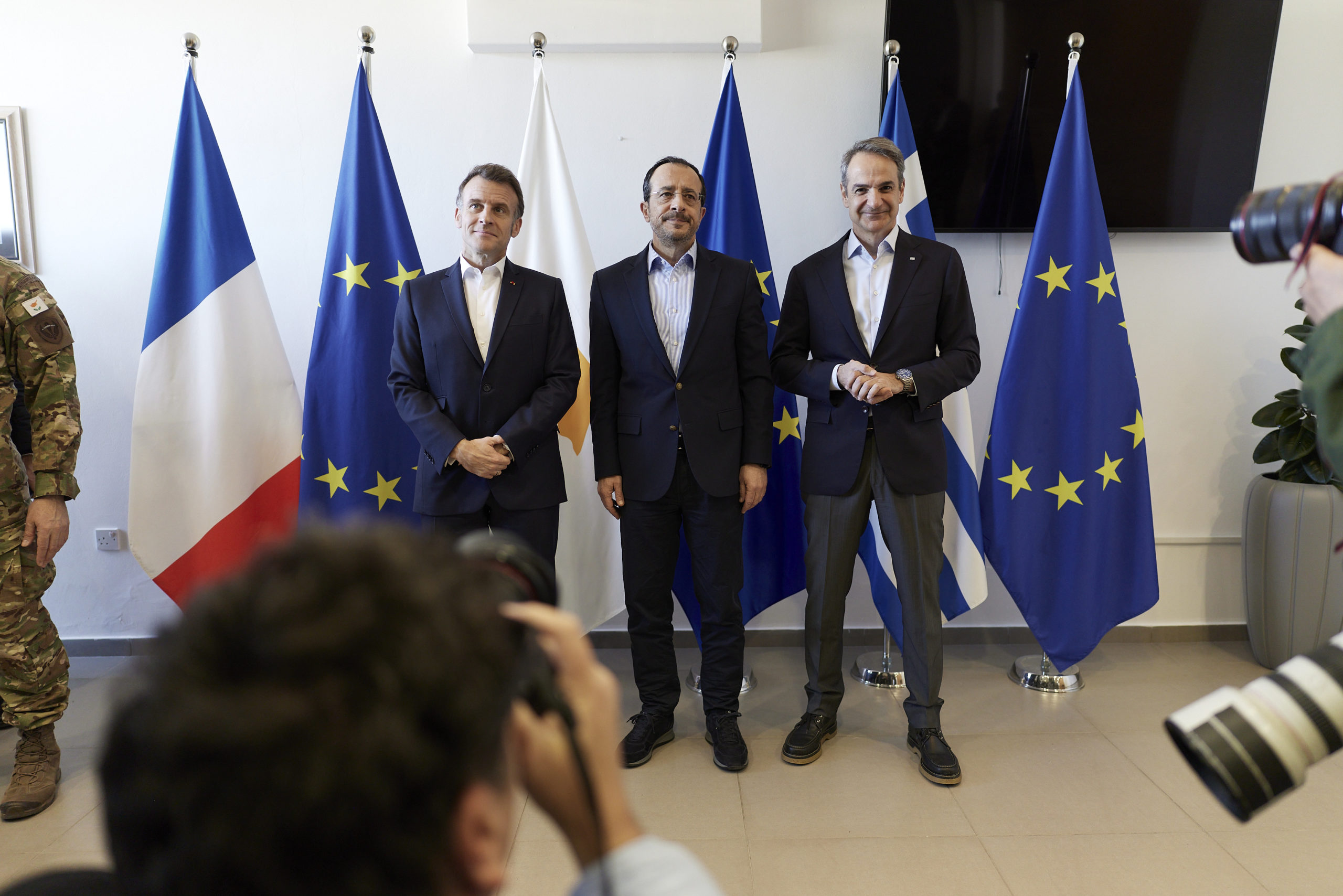 Κύπρος: Ισχυρά μηνύματα από τη συνάντηση Μακρόν-Μητσοτάκη-Χριστοδουλίδη – «Η Λευκωσία δεν θα είναι ποτέ μόνη» 12 Μητσοτάκης Χριστοδουλίδης Μακρόν